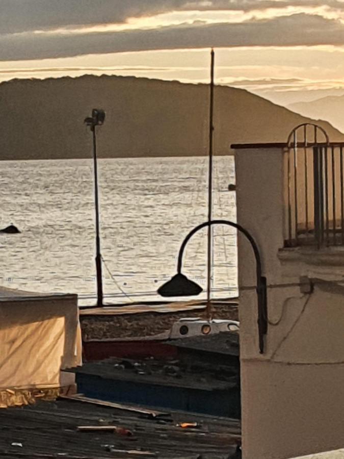 이스키아 La Finestra Sul Mare B&B 외부 사진