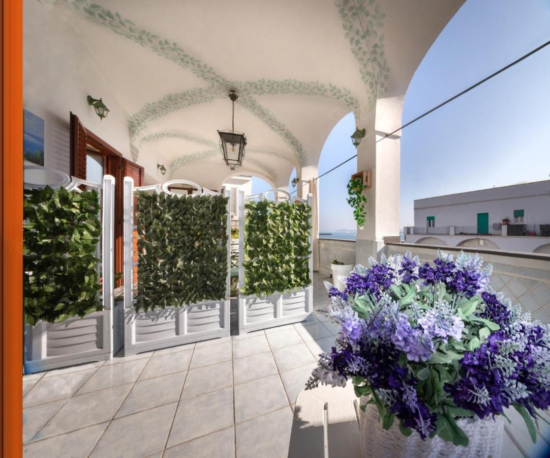 이스키아 La Finestra Sul Mare B&B 외부 사진