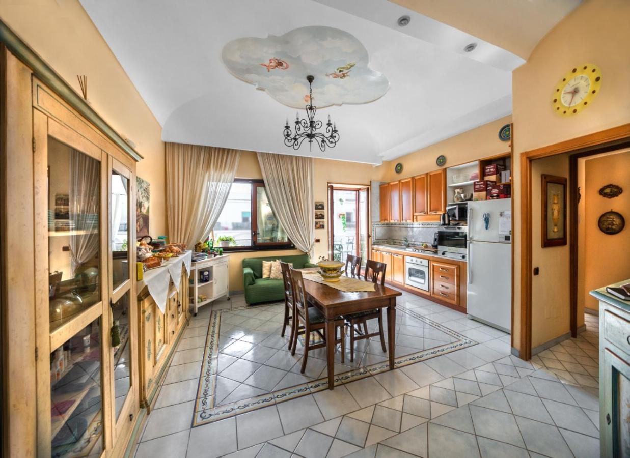 이스키아 La Finestra Sul Mare B&B 외부 사진